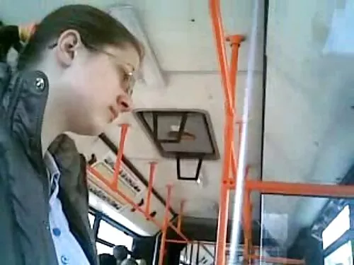 Nepoata îi suge pula ...