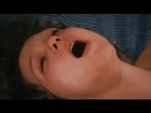 Tânăra nepoată se bu ...