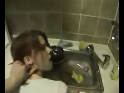 Freca prada pe penis ...