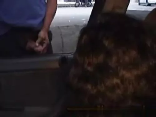 Sora mai mică suge c ...