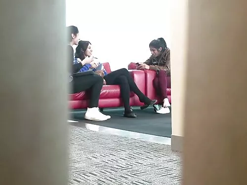Vărul cu ochi îngust ...
